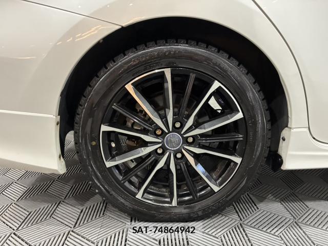 Toyota PRIUS ALPHA 2014-12 8362572-19