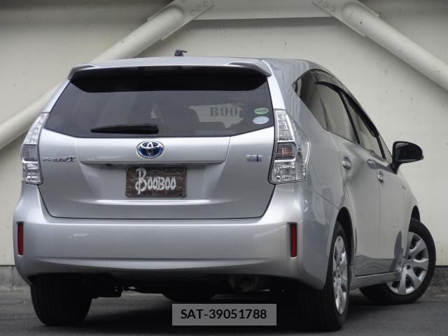 Toyota PRIUS ALPHA 2014-02 8362639-1
