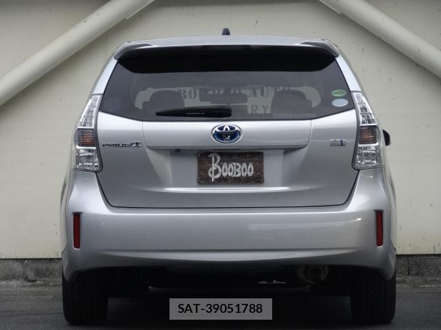 Toyota PRIUS ALPHA 2014-02 8362639-10