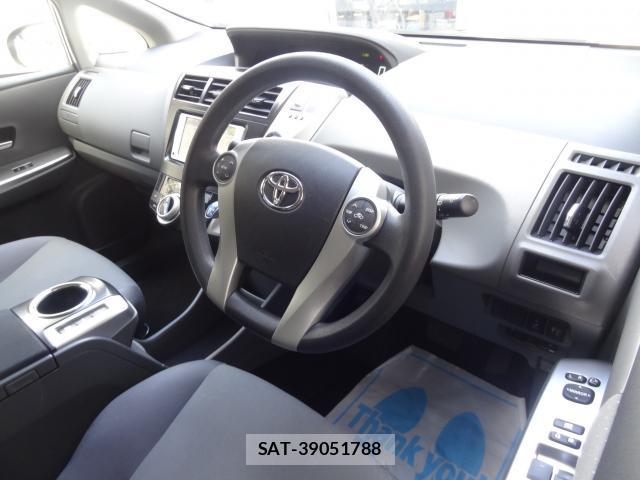 Toyota PRIUS ALPHA 2014-02 8362639-11