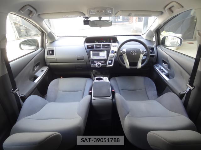 Toyota PRIUS ALPHA 2014-02 8362639-2