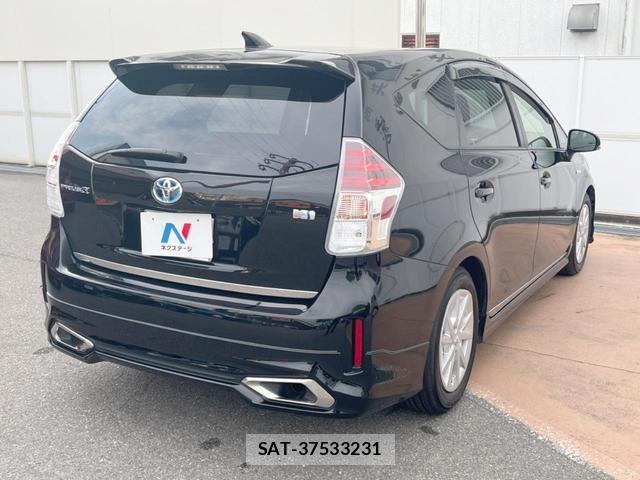 Toyota PRIUS ALPHA 2015-01 8362737-16