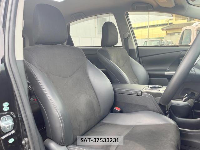 Toyota PRIUS ALPHA 2015-01 8362737-7