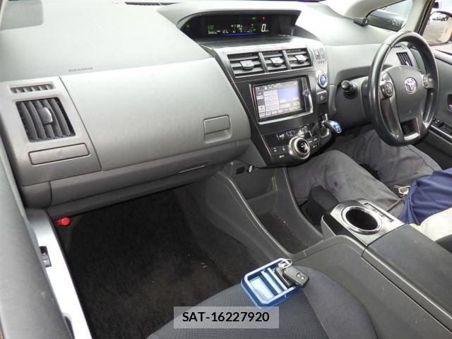 Toyota PRIUS ALPHA 2013-11 8363094-2