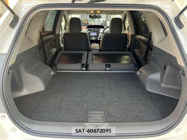 Toyota PRIUS ALPHA 2012-06 8363371-10