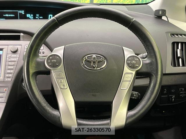 Toyota PRIUS PHV 2012-03 8360558-10