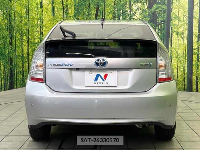 Toyota PRIUS PHV 2012-03 8360558-14