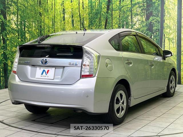 Toyota PRIUS PHV 2012-03 8360558-16