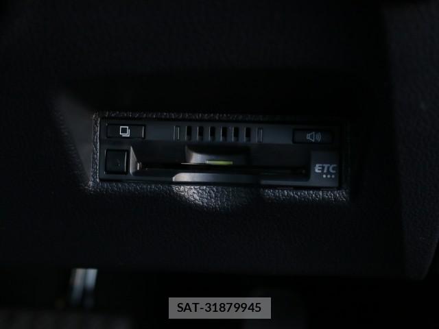 Toyota PRIUS PHV 2019-07 8362187-16