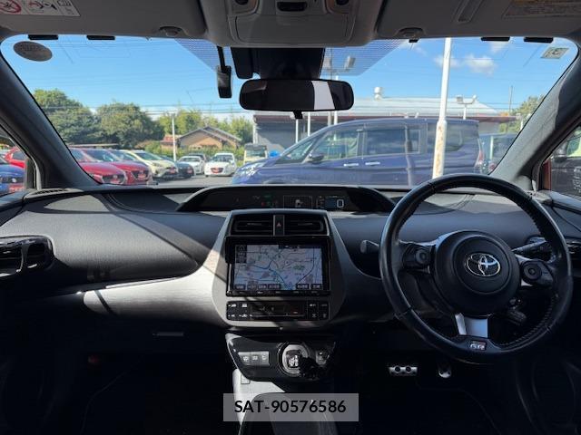 Toyota PRIUS PHV 2018-03 8362372-1