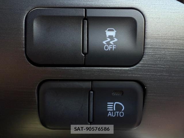 Toyota PRIUS PHV 2018-03 8362372-13