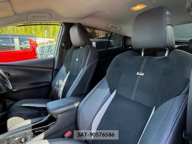 Toyota PRIUS PHV 2018-03 8362372-2