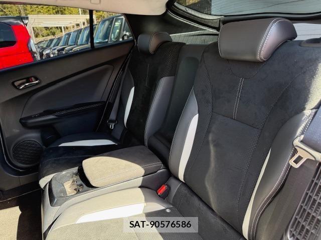 Toyota PRIUS PHV 2018-03 8362372-3