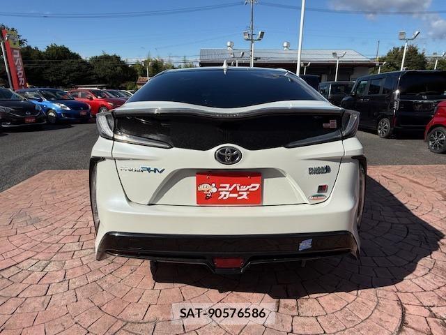 Toyota PRIUS PHV 2018-03 8362372-6