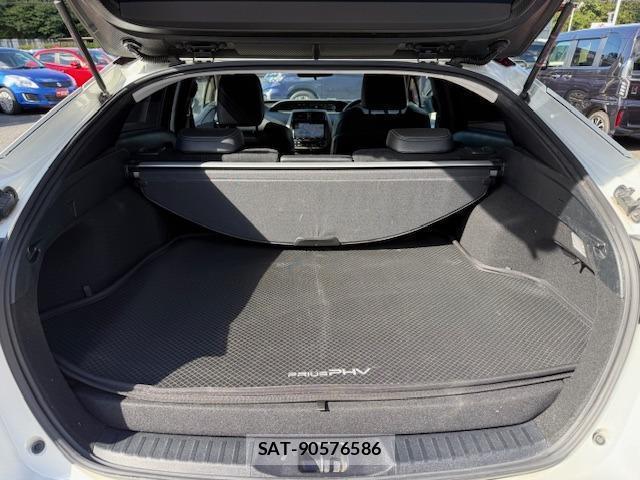 Toyota PRIUS PHV 2018-03 8362372-7