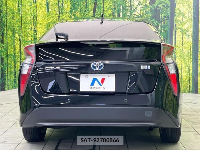 Toyota PRIUS 2018-02 8360550-14