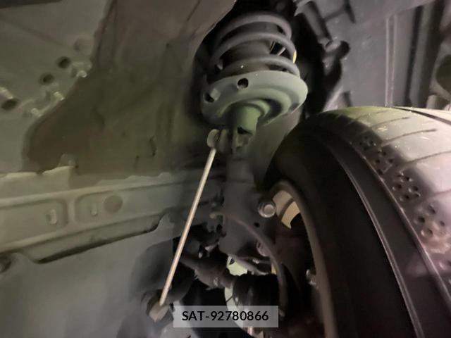 Toyota PRIUS 2018-02 8360550-19