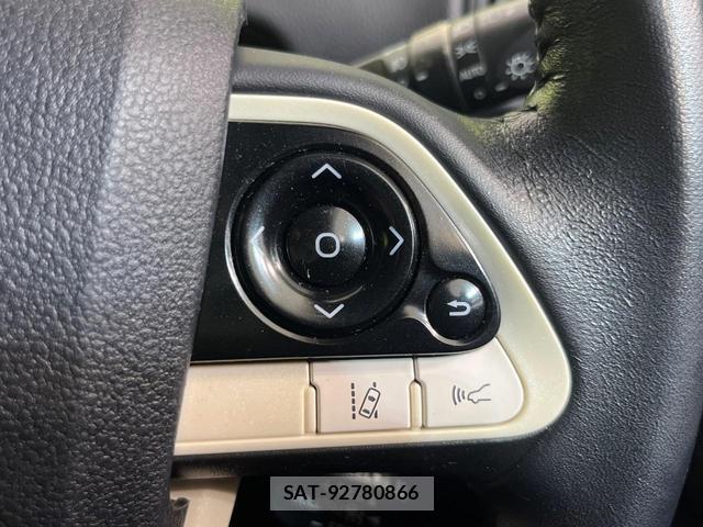 Toyota PRIUS 2018-02 8360550-4
