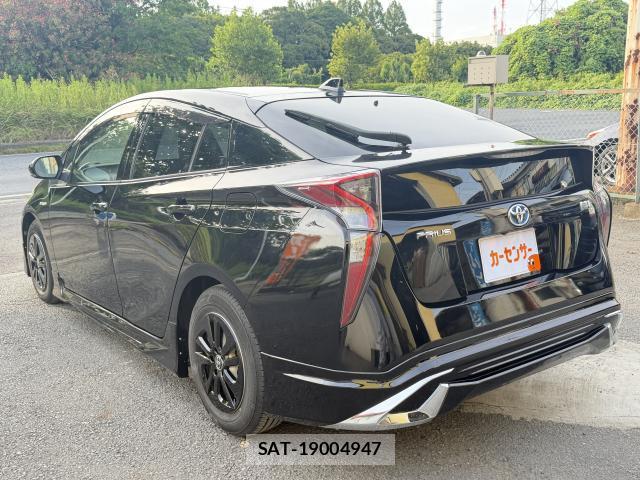 Toyota PRIUS 2017-03 8360590-10