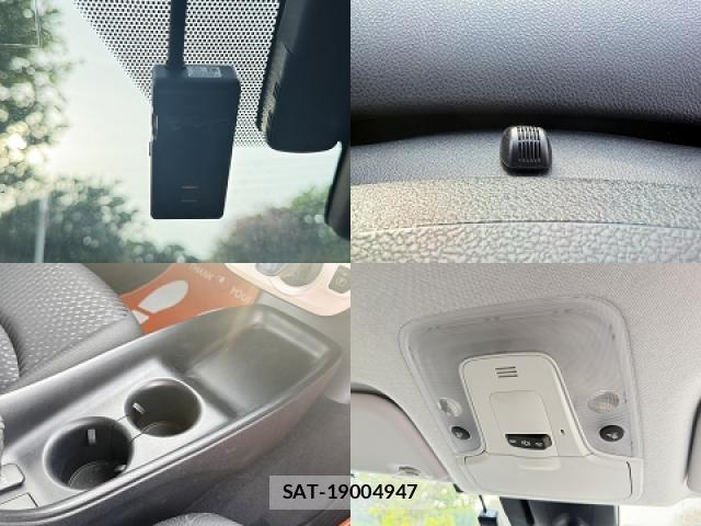Toyota PRIUS 2017-03 8360590-16