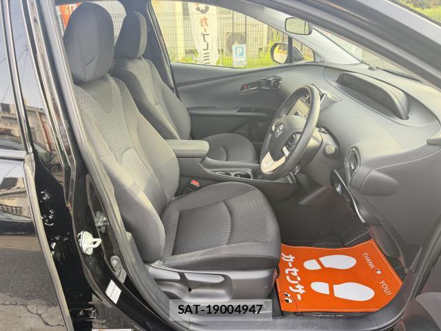 Toyota PRIUS 2017-03 8360590-5
