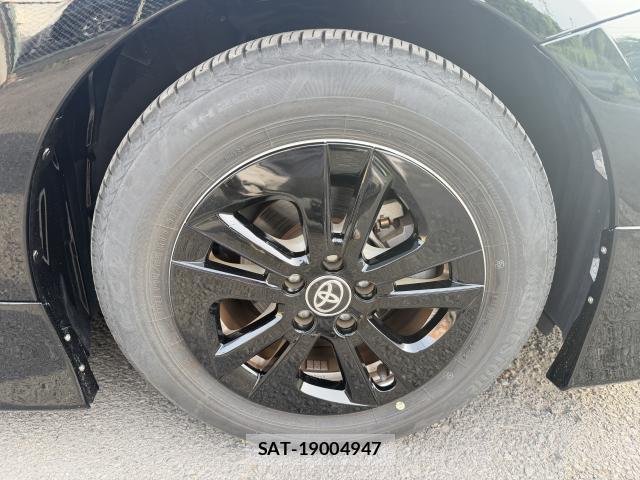 Toyota PRIUS 2017-03 8360590-8