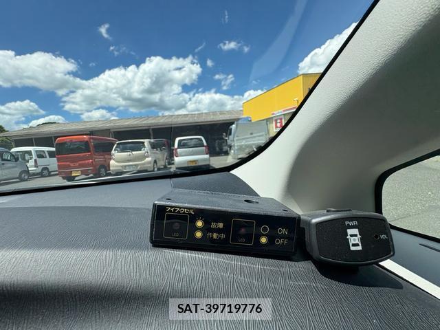 Toyota PRIUS 2010-03 8360834-10