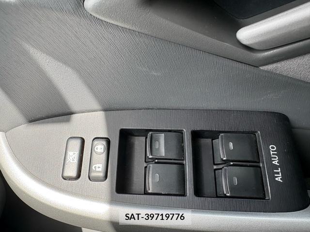 Toyota PRIUS 2010-03 8360834-11