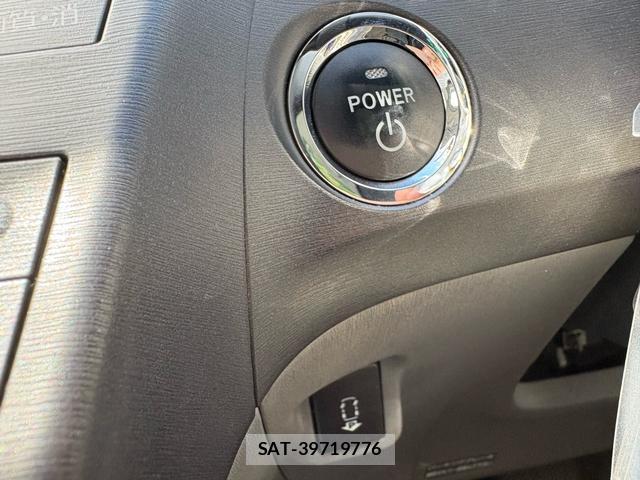 Toyota PRIUS 2010-03 8360834-12