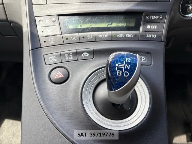 Toyota PRIUS 2010-03 8360834-15