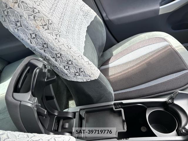 Toyota PRIUS 2010-03 8360834-17
