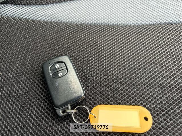 Toyota PRIUS 2010-03 8360834-19