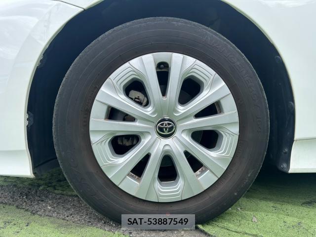 Toyota PRIUS 2019-08 8360938-11