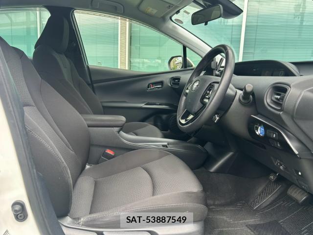 Toyota PRIUS 2019-08 8360938-12