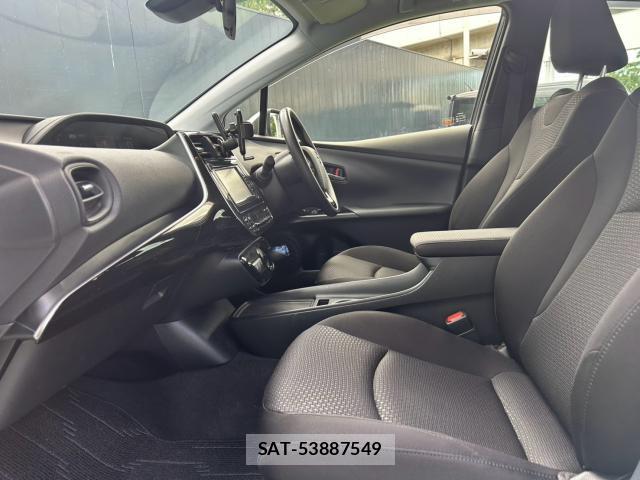 Toyota PRIUS 2019-08 8360938-13