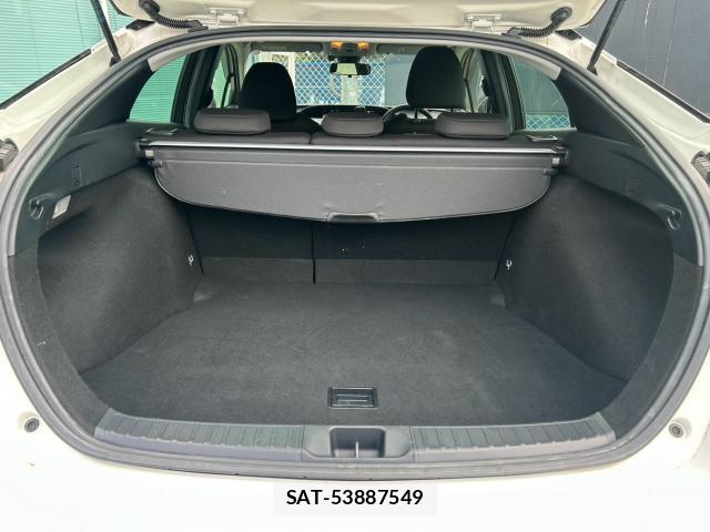 Toyota PRIUS 2019-08 8360938-16