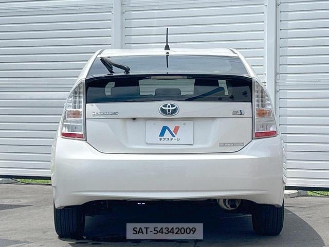 Toyota PRIUS 2011-07 8361016-12