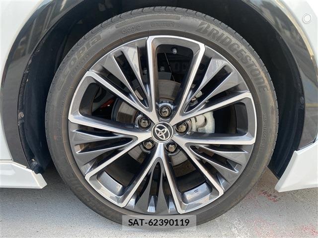 Toyota PRIUS 2023-05 8361067-11