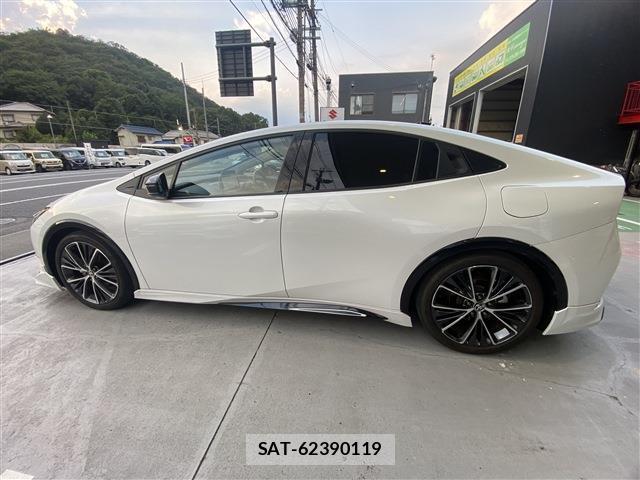 Toyota PRIUS 2023-05 8361067-7