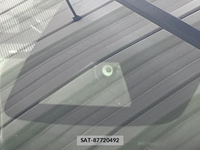 Toyota PRIUS 2017-05 8361477-1