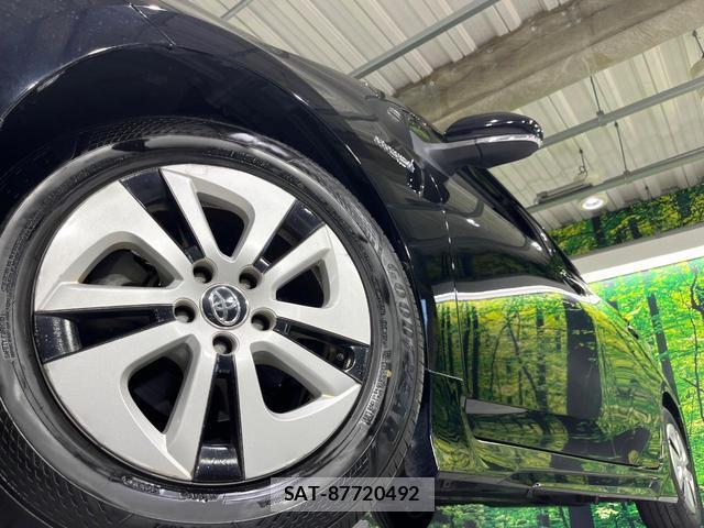 Toyota PRIUS 2017-05 8361477-12