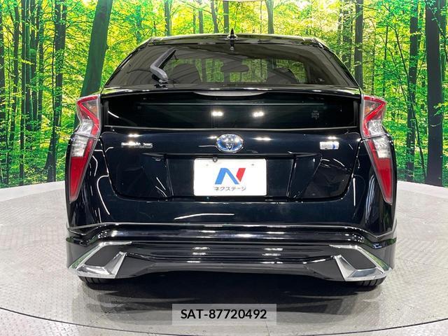 Toyota PRIUS 2017-05 8361477-14