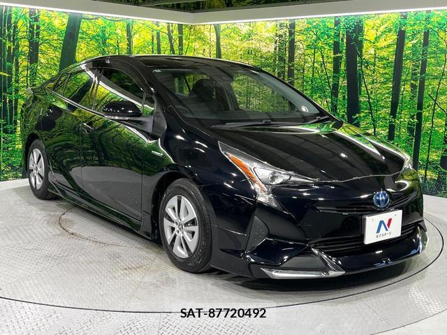 Toyota PRIUS 2017-05 8361477-15