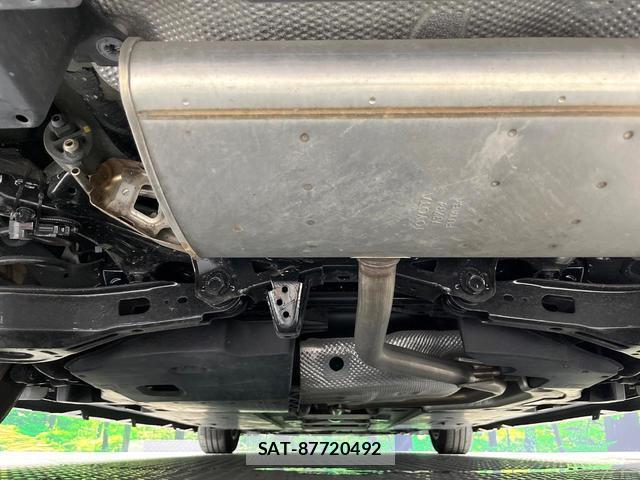 Toyota PRIUS 2017-05 8361477-18