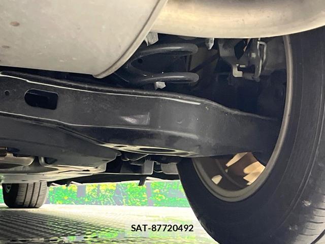 Toyota PRIUS 2017-05 8361477-19