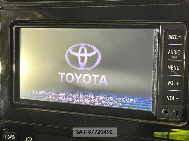 Toyota PRIUS 2017-05 8361477-2