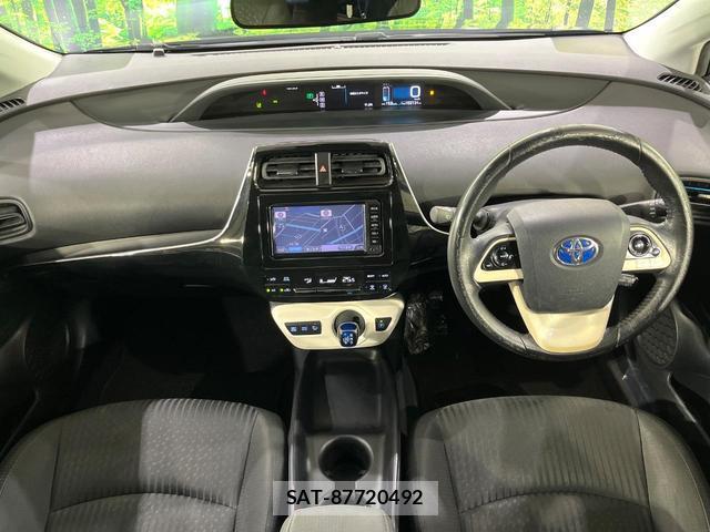 Toyota PRIUS 2017-05 8361477-4