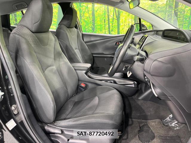 Toyota PRIUS 2017-05 8361477-7