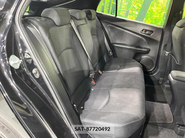 Toyota PRIUS 2017-05 8361477-8