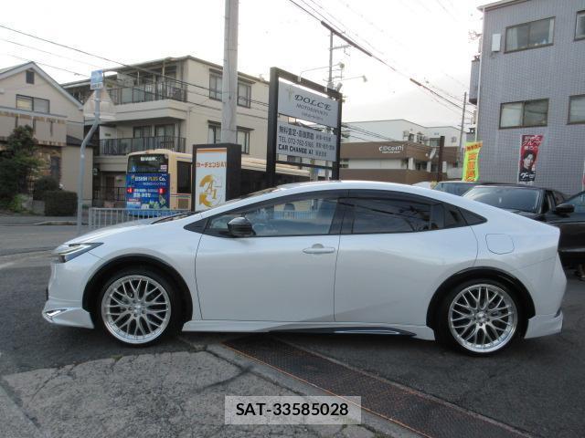 Toyota PRIUS 2024-03 8361654-10